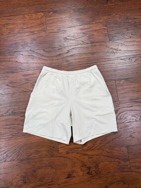 Lululemon 7” Linerless Pace Breaker shorts